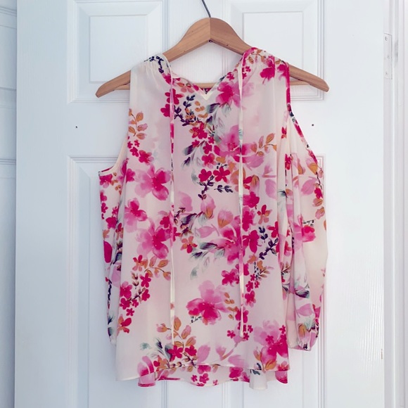 Cold Shoulder Top - Picture 2 of 6